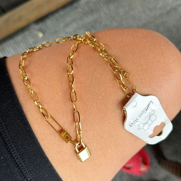 Lock necklace - Picture 5 of 5